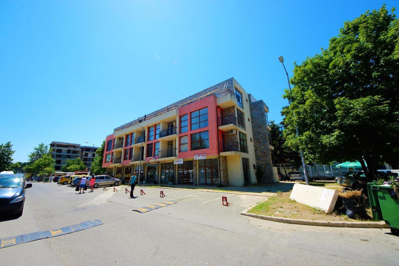 Menada Crystal Park Apartments Pantai Sunny Bagian luar foto