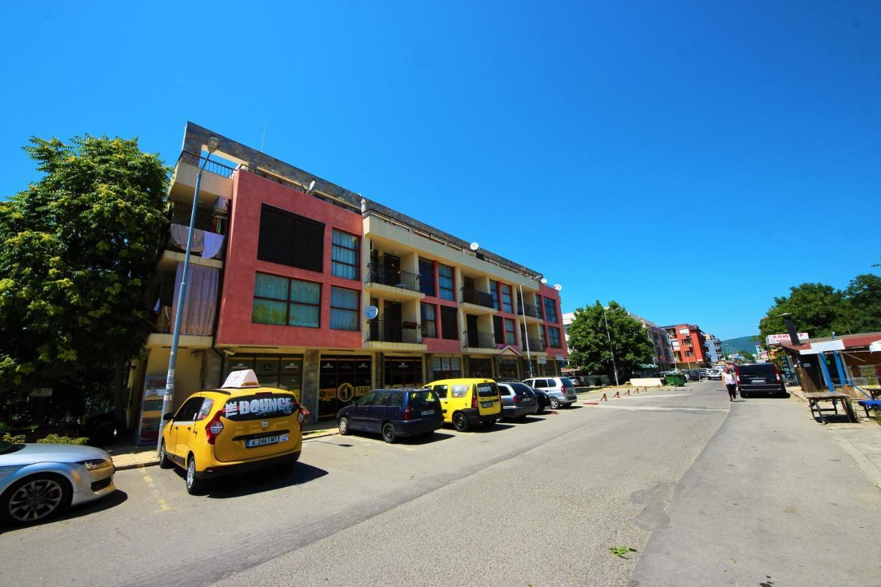 Menada Crystal Park Apartments Pantai Sunny Bagian luar foto