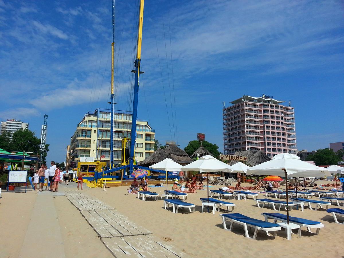Menada Crystal Park Apartments Pantai Sunny Bagian luar foto